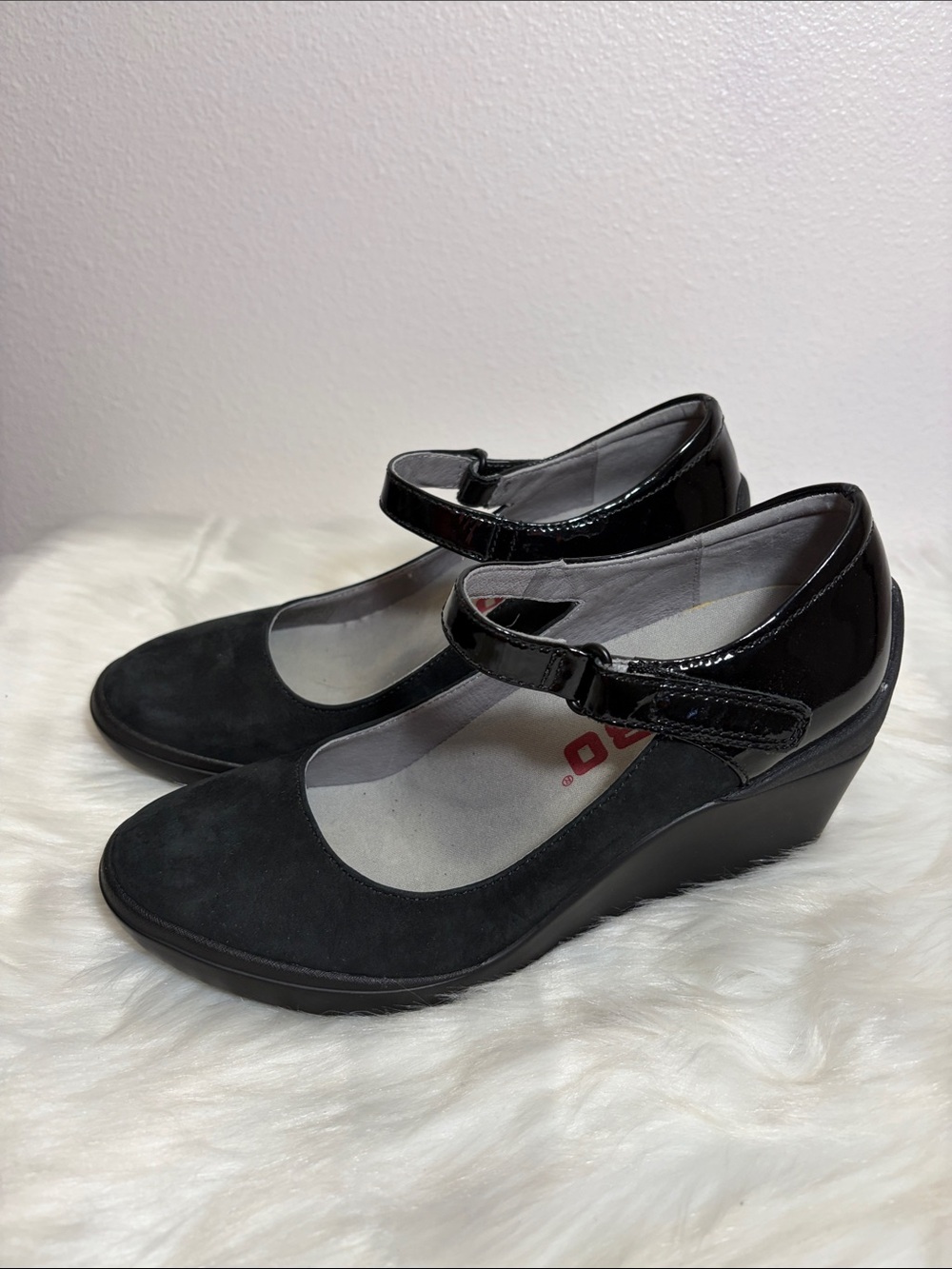 Tsubo Black Wedge Heel Contrast Mary Jane Shoes